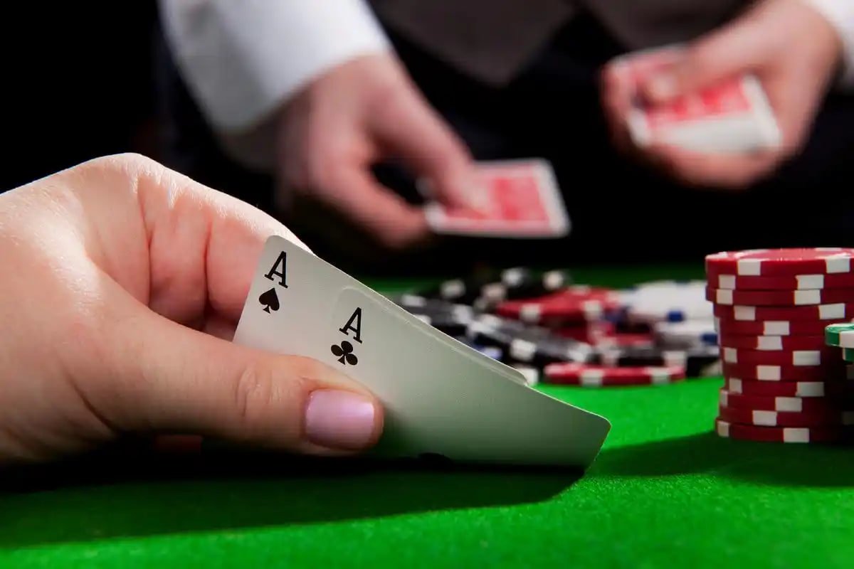 Filipino player using 23 PHDream on a smartphone for mobile sports betting